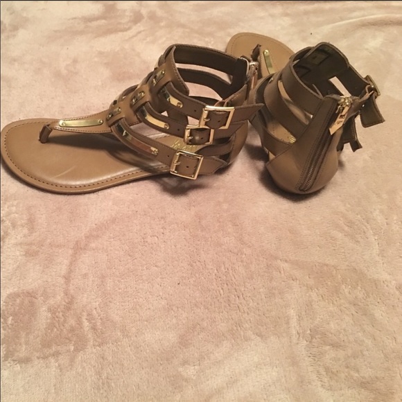 Fergie Shoes - 🌺Fergie Sandals🌸